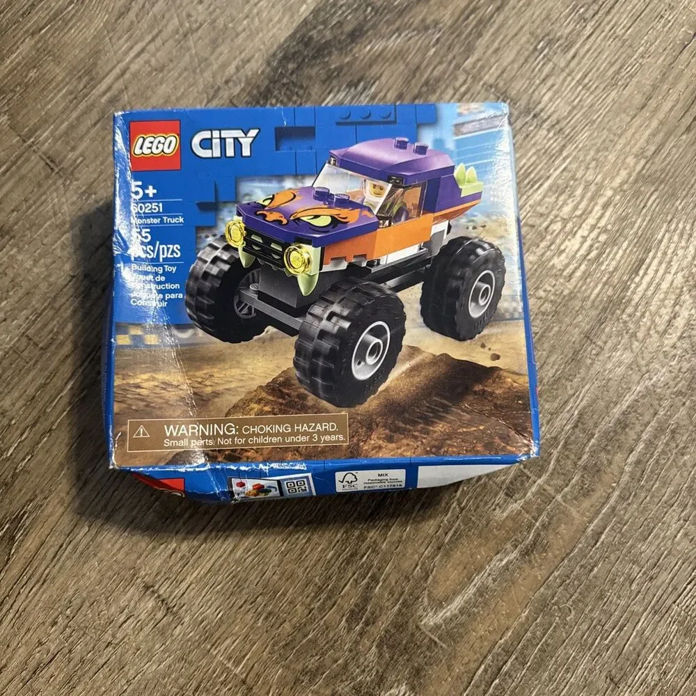 Lego City MONSTER TRUCK 60251 New Retired Damaged Box